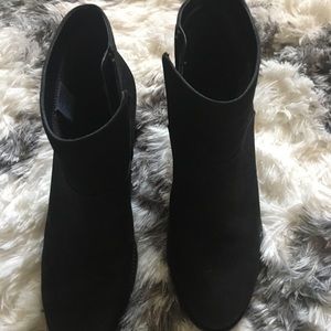 From Blondo Waterproof, the Vegas 2 booties.